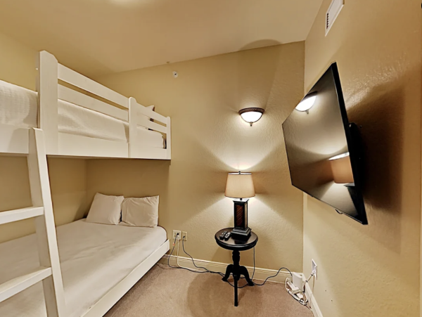 Destin Beach Vacation Condo Rental 4 bedrooms Sleeps 12